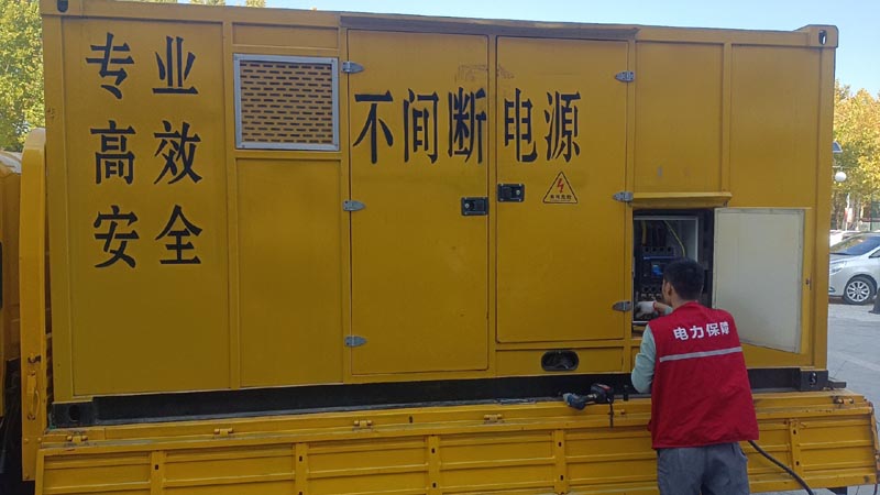 黑龙江柴油发电机组和UPS电源配合使用时，如何避免切换过程中的电力中断？